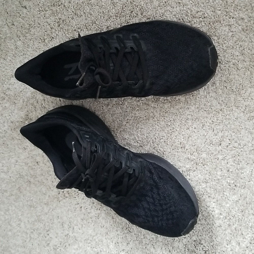 Womens Nike Zoom size 8 sneakers shoes running
